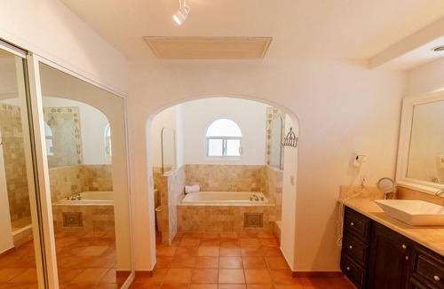 San Jose del Cabo Condo | LM BB2-Spectacular, True Beachfront/Oceanfront 2BR and 2BA Condo- Right on the Beach!