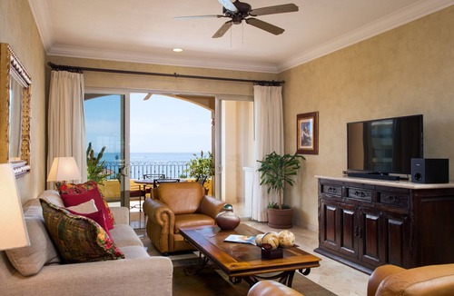 El Medano Ejidal Resort | Located on the pristine medano beach