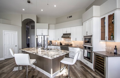 La Vista House | Locations a "10" ! and remodeled !.