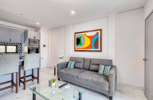 Downtown Cabo San Lucas Apartment | Loft close to the ocean with rooftop infinity pool, balcony & gym - dog-friendly