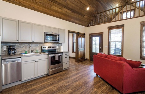 Lakeside Cabin | Logan Pass at Elk Ridge Village cabin 401B with views of Flathead Lake & ⛰️ views
