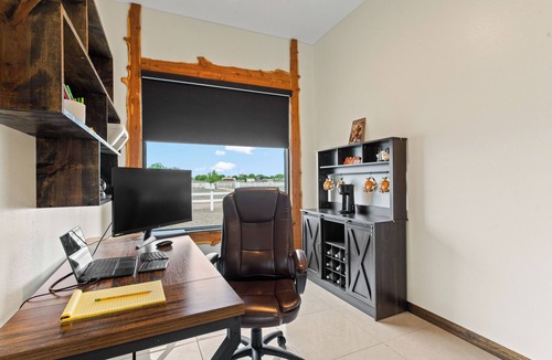 Hargill Villa | Lone Star Luxury Ranch - 4-Bed, 3-Bath, Swimming Pool, Grill, Washer/Dryer, WiFi