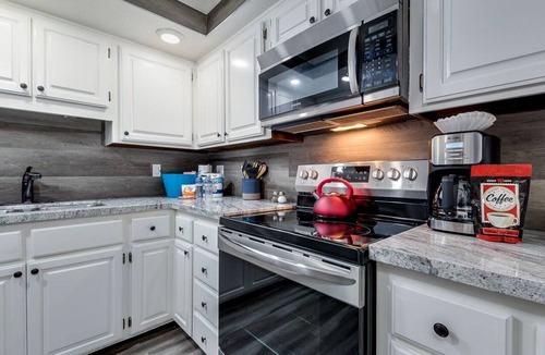 Camelback East Condo | Look No More, Biltmore! 30ni min. Golf Galore!