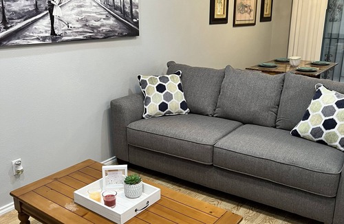 Mission Condo | Lovely 1 bedroom condo with free parking
