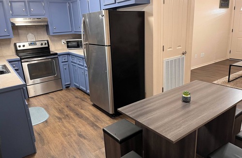 Edinburg Apartment | Lovely 2-bedroom Apartment in Edinburg