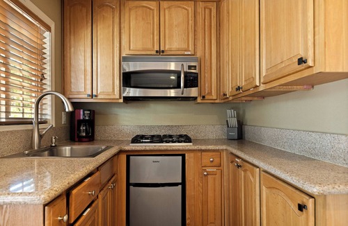 Green Valley Lake Cabin | Lovely Studio cabin in peaceful Green Valley Lake.