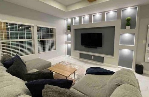 Pharr House | Lovely Valley Getaway Main Home w King Size Bed