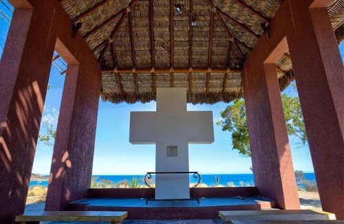 Ensenada Los Muertos Apartment | Lower Cascada: Ocean view suite with indoor/outdoor showers