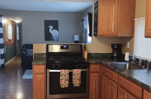 Bluewater House | ☆Lower River Retreat☆Escape the Harsh Winter, and come relax in a Desert Oasis!