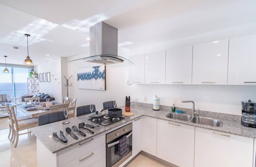 Zona Dorada Apartment | Lujoso Depa al Pie de la Playa "Camino al Mar"