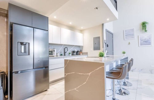 Monterrey Centro Apartment | Lujoso Departamento con doble altura, 3 recámaras y 2 pisos en zona La Purísima