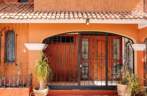 Barrio de Xochimilco Villa | Luminosa casa en barrio famoso
