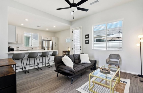 Casa Grande House | Luminous Sunrise Home with Pool and BBQ