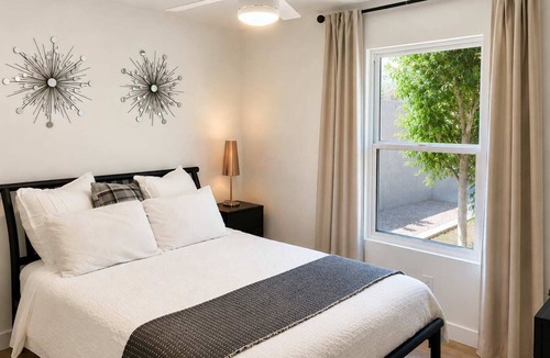 Garfield House | Lux 1-Bed Casita w/Patio, Laundry+FREE Gtd Parking