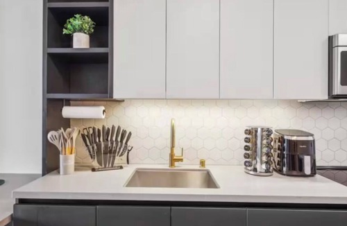 Downtown Apartment | Lux 1BD/1BTH apt in peaceful Glendale w pool,gym,hot tub, rooftop, free parking