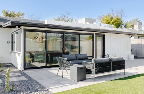 Camelback East House | Lux Boho | Renovated | Family Friendly Home near Biltmore