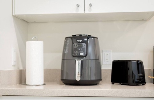 McAllen Apartment | Lux, First Floor, Fast-WiFi King Size