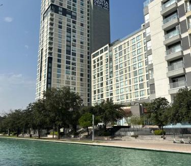 Monterrey Centro Apartment | Lux Loft Apt Rio Santa Lucia King size, Swim Pool, Free Parking, Gym, Kids Club