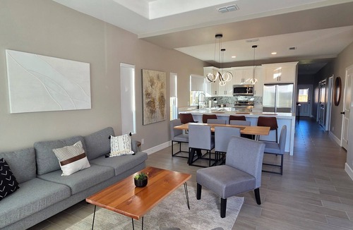 Brownsville House | Lux Modern 3BR/2BA Duplex Brand New & Furnished