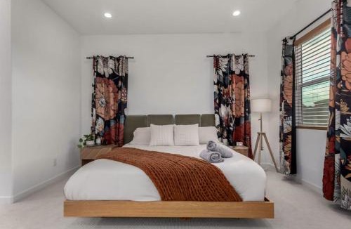 Montecito in Estrella House | Luxe 4BR Retreat with Pool, Hot Tub and Sunset Views