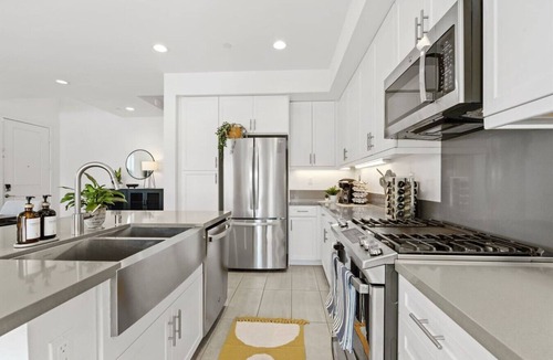 Terra Lago House | Luxe Lakefront Villa: Saltwater Pool, Spa & Games