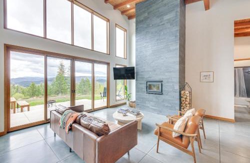 Priest River House | Luxe Mtn-View Escape 5 Mi to Dtwn Priest River!