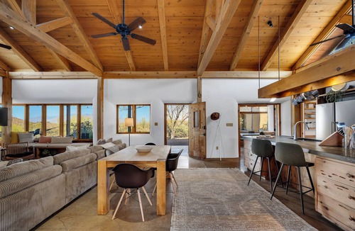 Tucson House | Luxe Straw Bale home on 3+ acres, 20 min to downtown!