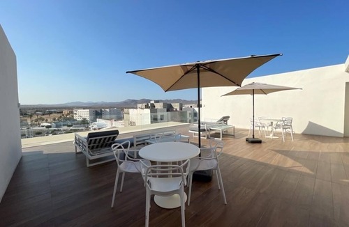 El Medano Ejidal Condo | Luxurious 2 BR Condo, Rooftop Hot tubs+ Stunning Views & Amenities!