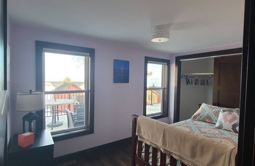 French River House | Luxurious 3 bedroom 3 bathroom new on the Beautiful north shore of Lake Superior
