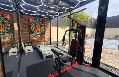 San Antonio Tlayacapan House | Luxurious 3 Bedroom in Ajijic-Sleeps 6-Private Gym-Pickleball Court-Golf Cart