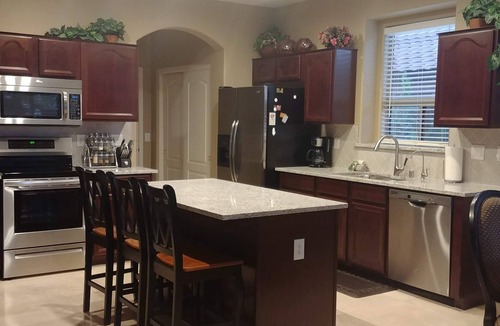 Maricopa House | Luxurious 3000sq Ft 4 Bdr House with Private Salt Pool and Hot Tub