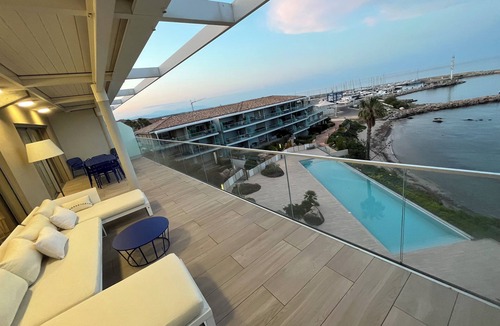 Solenzara Apartment | Luxurious 6pers apartment with semi-Olympic swimming pool facing the sea, the dream!