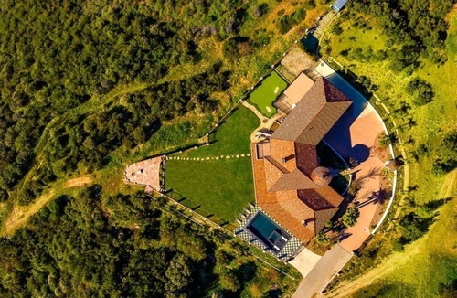 Malibu House | Luxurious 8-bedroom malibu Skyview estate With endless Stunning mountain views.