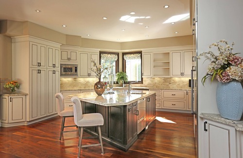 Beverly Glen House | Luxurious Beverly Hills Residence W/Heated Pool, Jacuzzi & BBQ Center