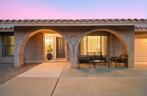 Dobson Ranch House | Luxurious & Comfy ~ 5★ Location ~ ☀Heated Pool ~ ♛Hot Tub