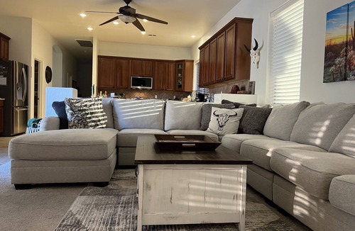 San Tan Valley House | Luxurious Golf Course Views-Private Pool +2 King Suites-Sleeps 8
