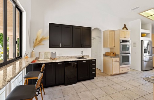 Little Tuscany Villa | Luxurious Little Tuscany Retreat, Nested at Mountain Range in Top Neighborhood