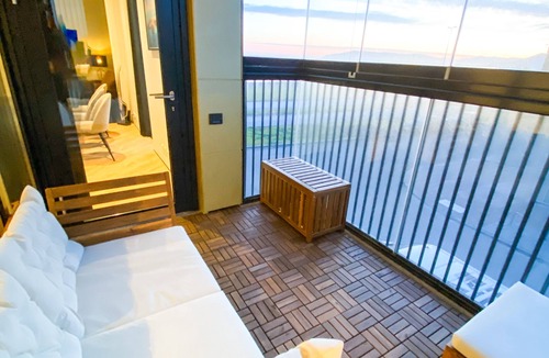 Teigar Apartment | Luxurious modern apartment in Reykjavik with ocean view!