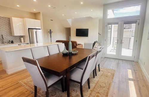 North Redondo Condo | Luxurious Modern Apartment - Unit B