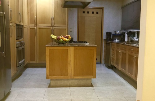 Queretaro House | Luxurious modern residence with security and excellent location