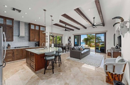 Buzzards Condo | Luxurious Ocean View Retreat at El Encanto!