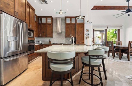 Buzzards Condo | Luxurious Ocean View Retreat at El Encanto!