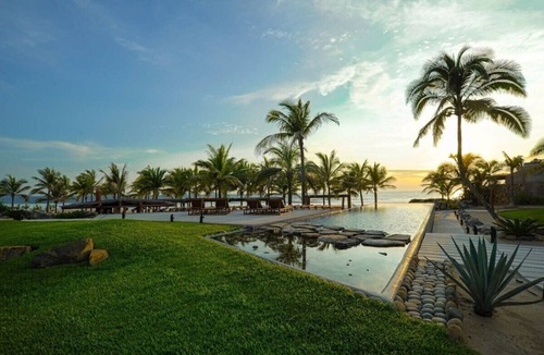 Ixtapa - Zihuatanejo Villa | Luxurious Oceanview Penthouse in Playa Blanca
