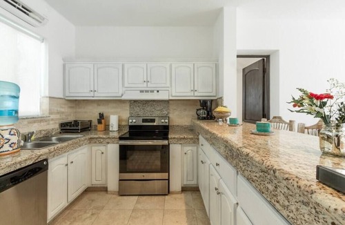 El Tezal House | Luxurious Villa with Private Hot Tub, Ocean Views Family-Friendly 3BR 1.6 km walking to beach