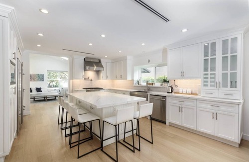 Woodland Hills House | Luxurious Villa W/Pool, Spa, outdoor kitchen!