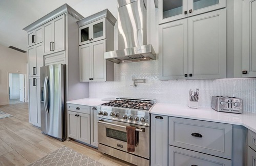 Chandler House | Luxurious Waterfront with a Heated Pool