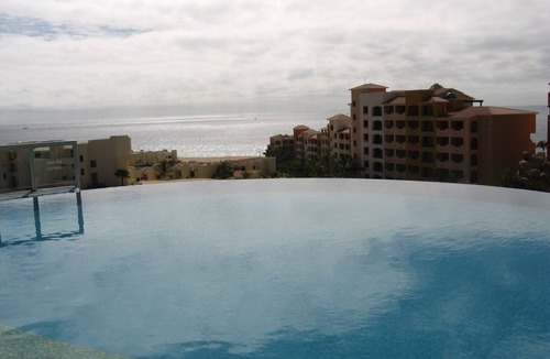 Marina Condo | Luxury 1 Bedroom Accommodation for 4 People On the Pacific Ocean