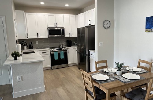 Arrowhead Ranch Apartment | Luxury 1-Bedroom Retreat Near Sports Arenas for 4 people