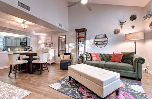 Camelback East House | Luxury 2-bedroom townhome on Biltmore golf course, close to dining and shopping!