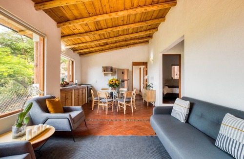 El Santuario Cabin | Luxury 3BR Cabin, Lakeview in Valle de Bravo